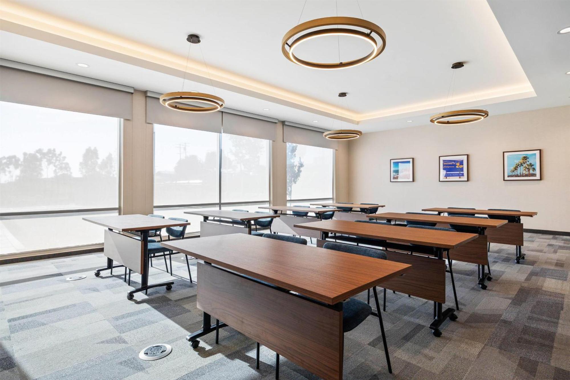 La Quinta Inn & Suites By Wyndham לה הברה מראה חיצוני תמונה