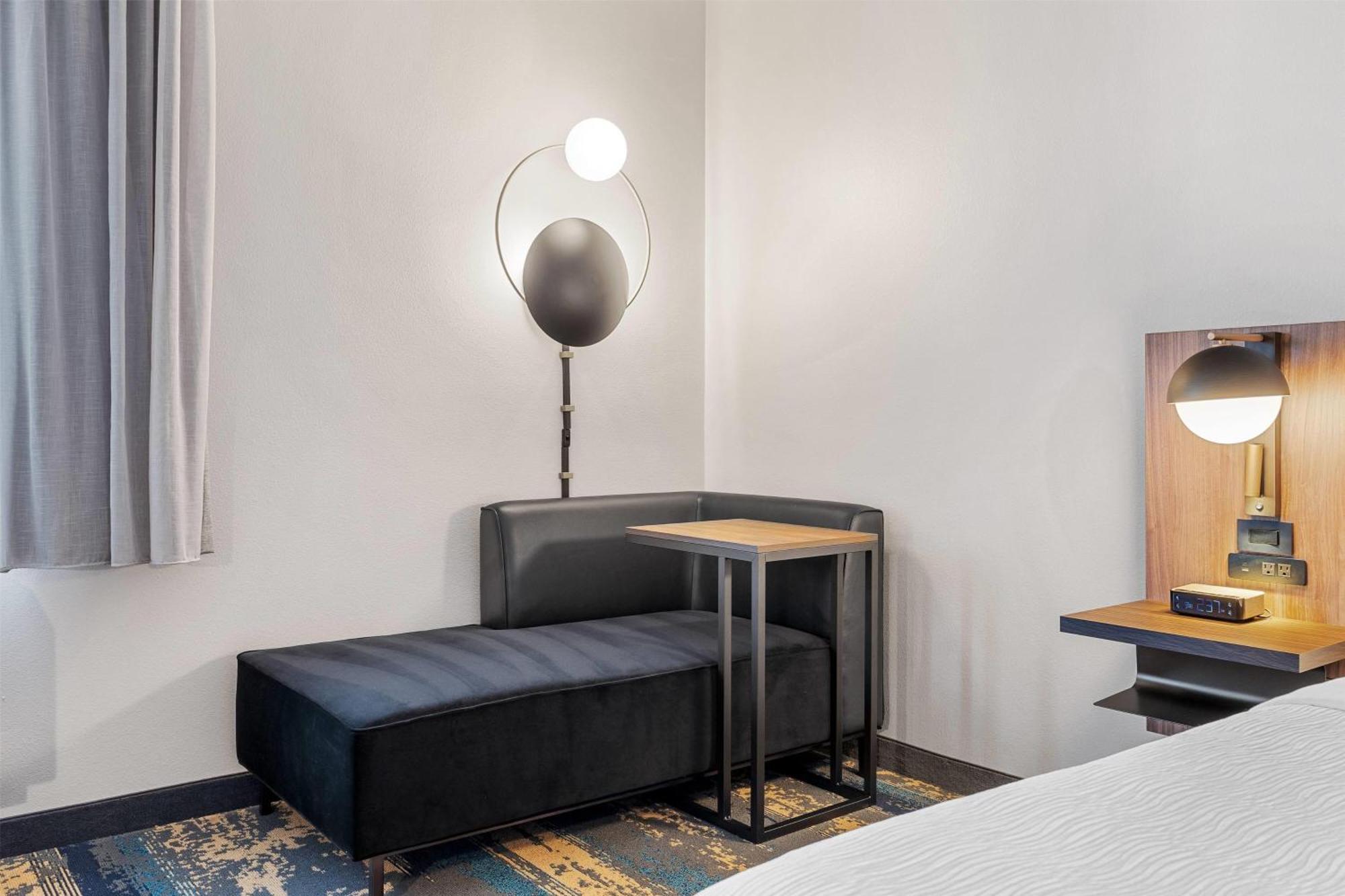 La Quinta Inn & Suites By Wyndham לה הברה מראה חיצוני תמונה