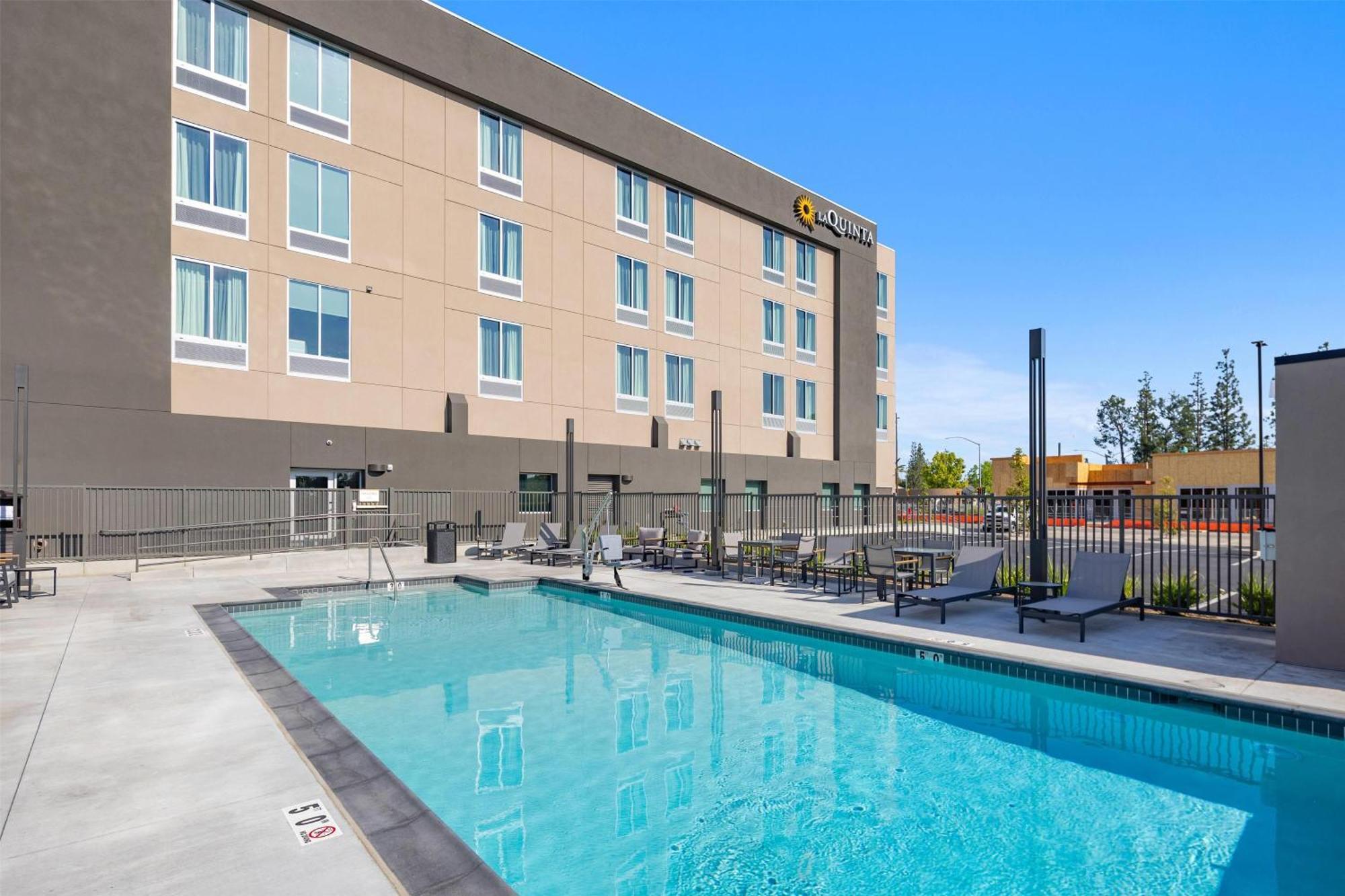 La Quinta Inn & Suites By Wyndham לה הברה מראה חיצוני תמונה