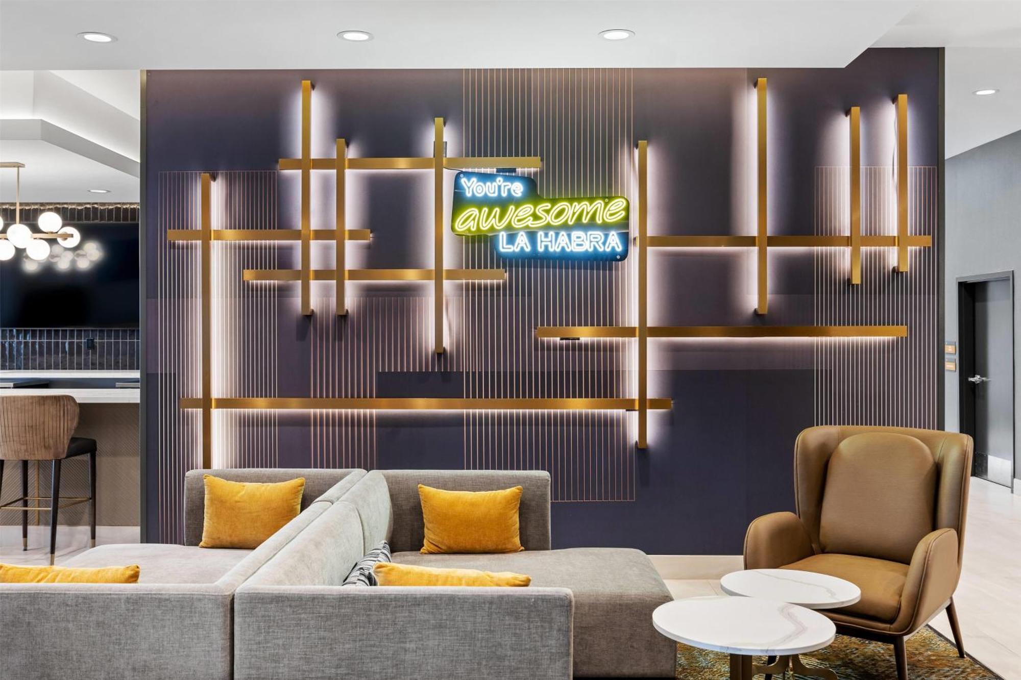 La Quinta Inn & Suites By Wyndham לה הברה מראה חיצוני תמונה