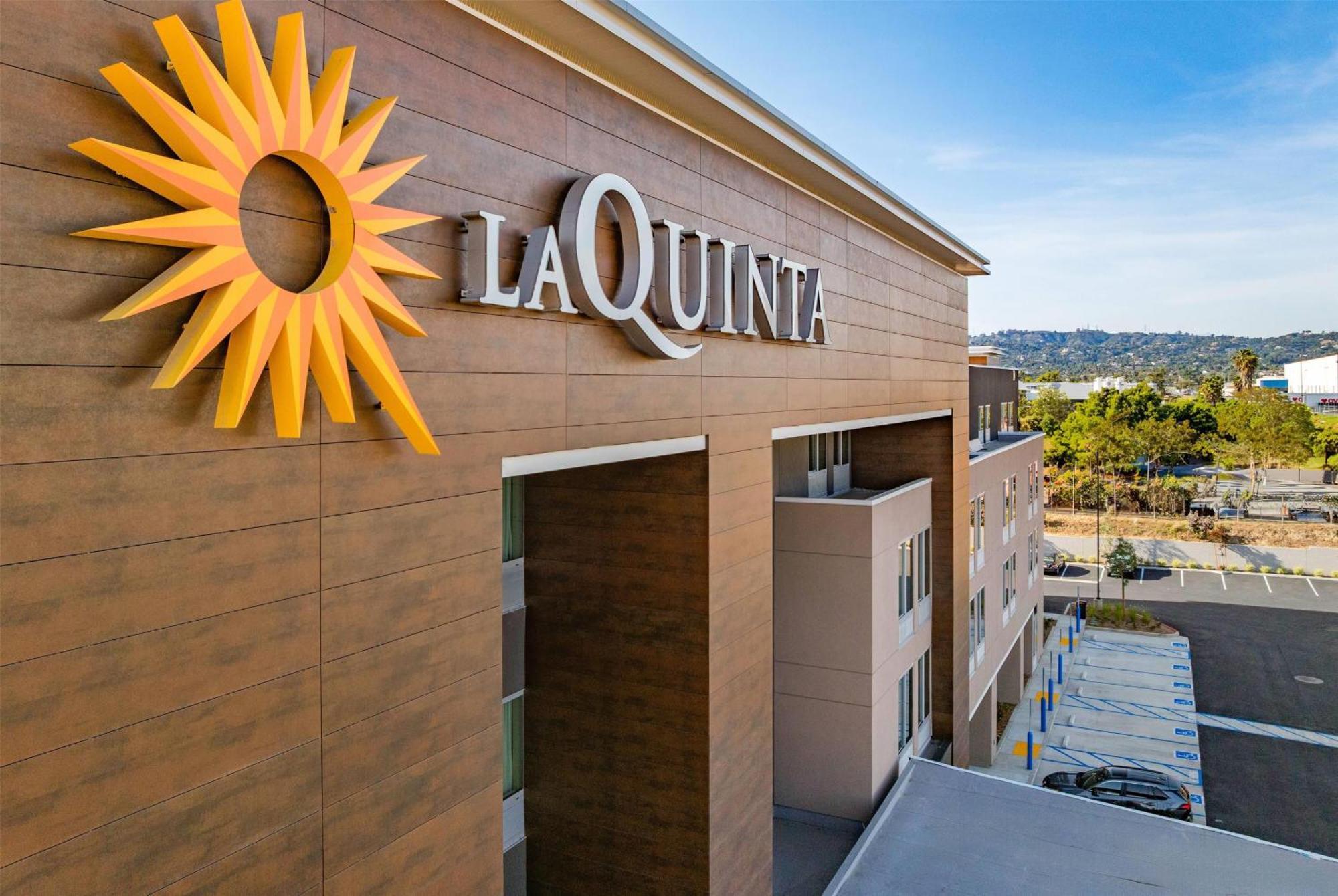 La Quinta Inn & Suites By Wyndham לה הברה מראה חיצוני תמונה